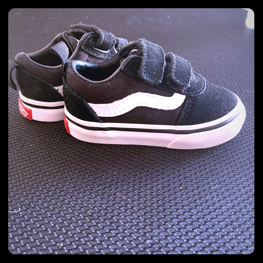 🌻SALE!!! One Day Only!!! Vans Size 4.0 Baby🌻